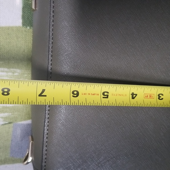 Kate Spade New York Small Byrdie in Green(Like New) - discountinued - Picture 4 of 11